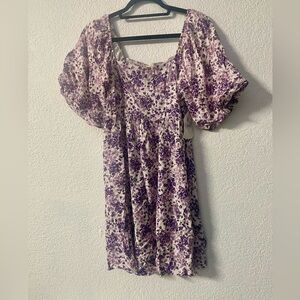 Altar'd State Women’s Purple and Cream puff sleeve floral cottage style dress M